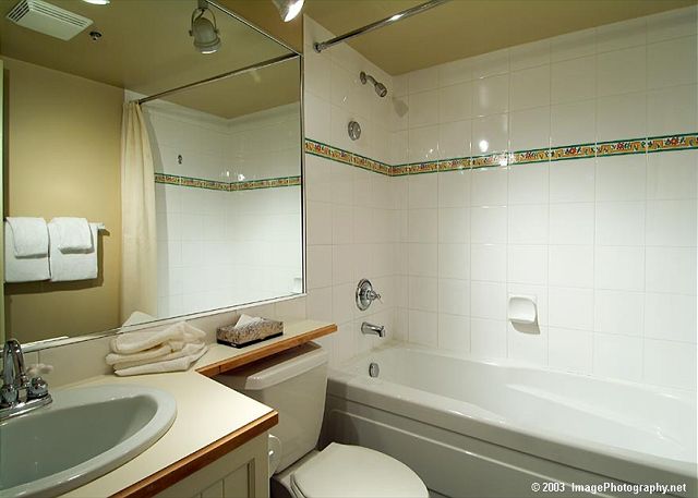 Whistler Aspens on Blackcomb Accommodation 438 Bathroom